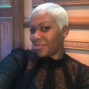 Meet your Posher, Monique