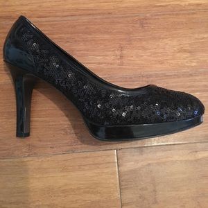 Tahari Black Platform Sequin Pumps - Size 8 1/2