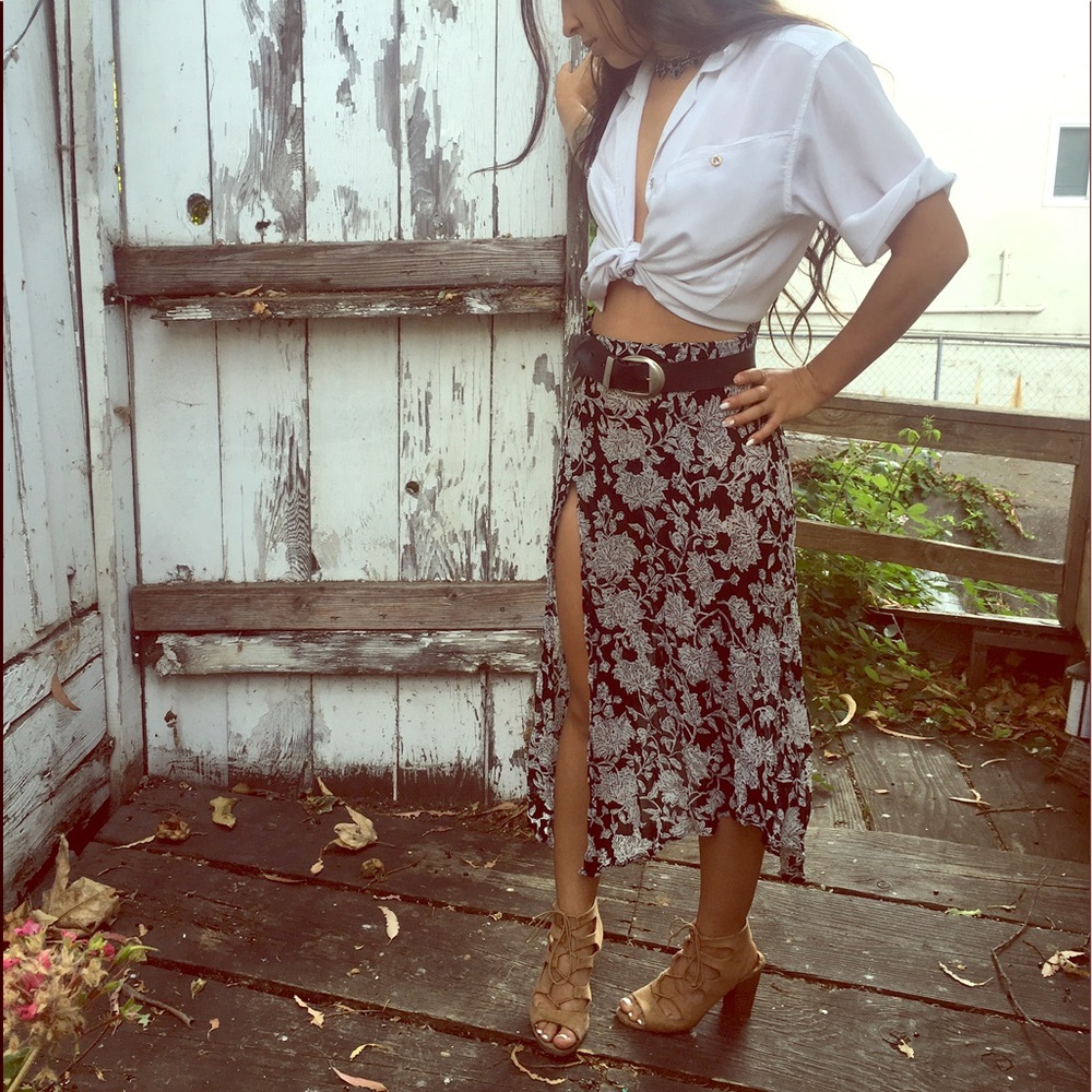 Vintage thigh-high slit skirt