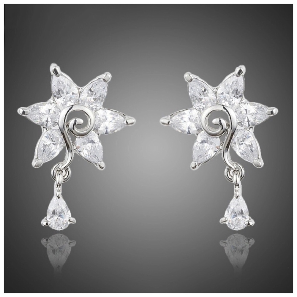 Swarovski Crystals Flower Star Earrings - Picture 3 of 5