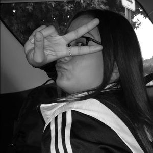 Meet your Posher, Elissa