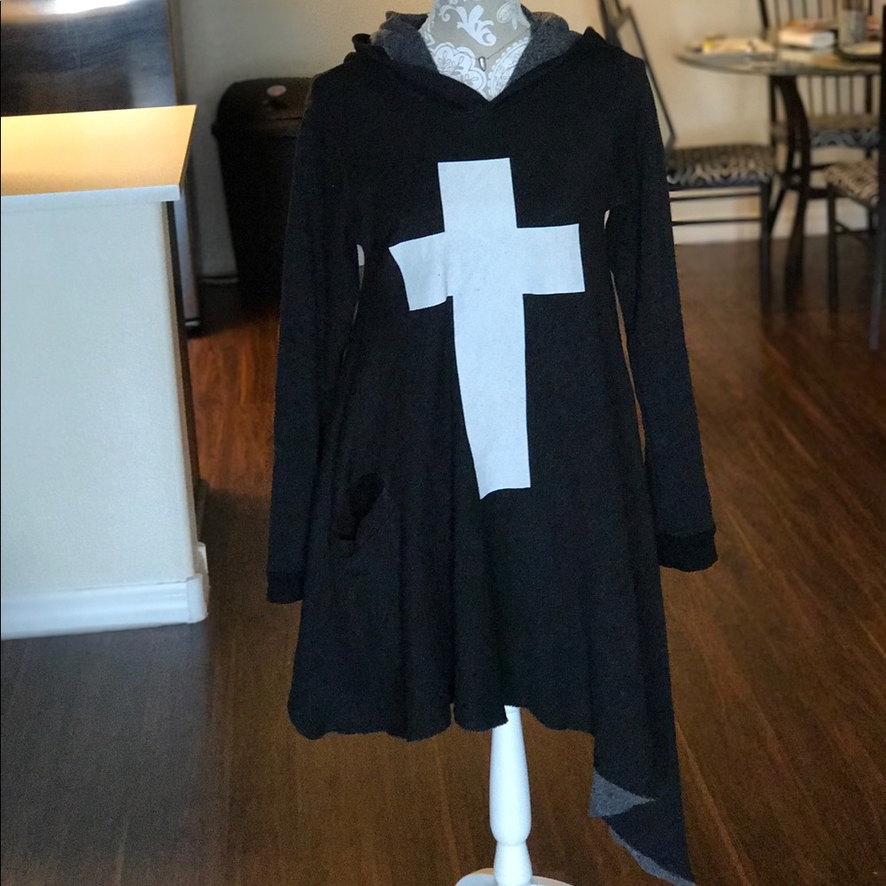 WILDFOX Cross Hoodie