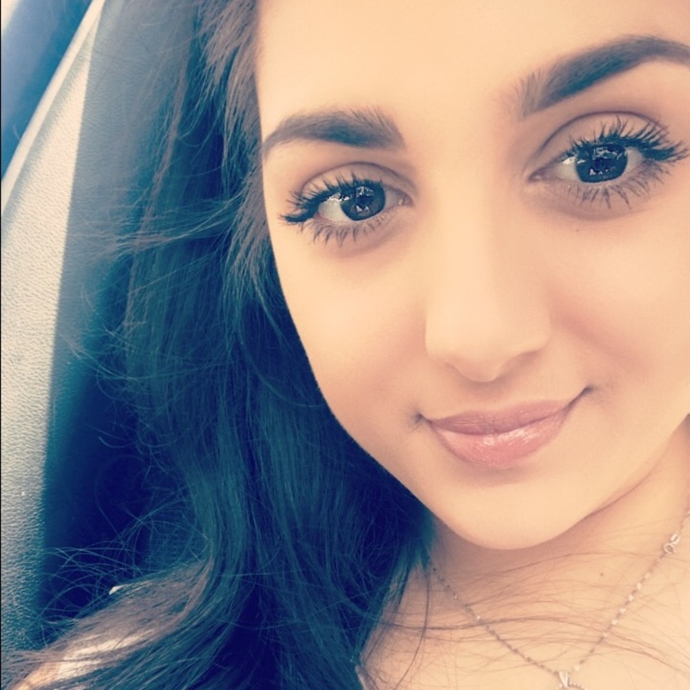 Meet your Posher, Emiliya