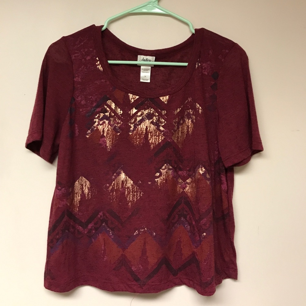 Maroon short sleeve tee