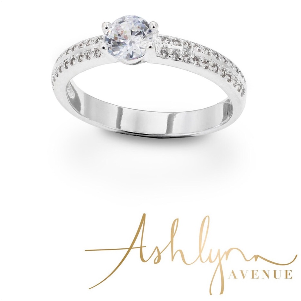 Ashlynn Avenue Never Worn Size 7 Ring