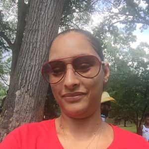 Meet your Posher, Sylvia