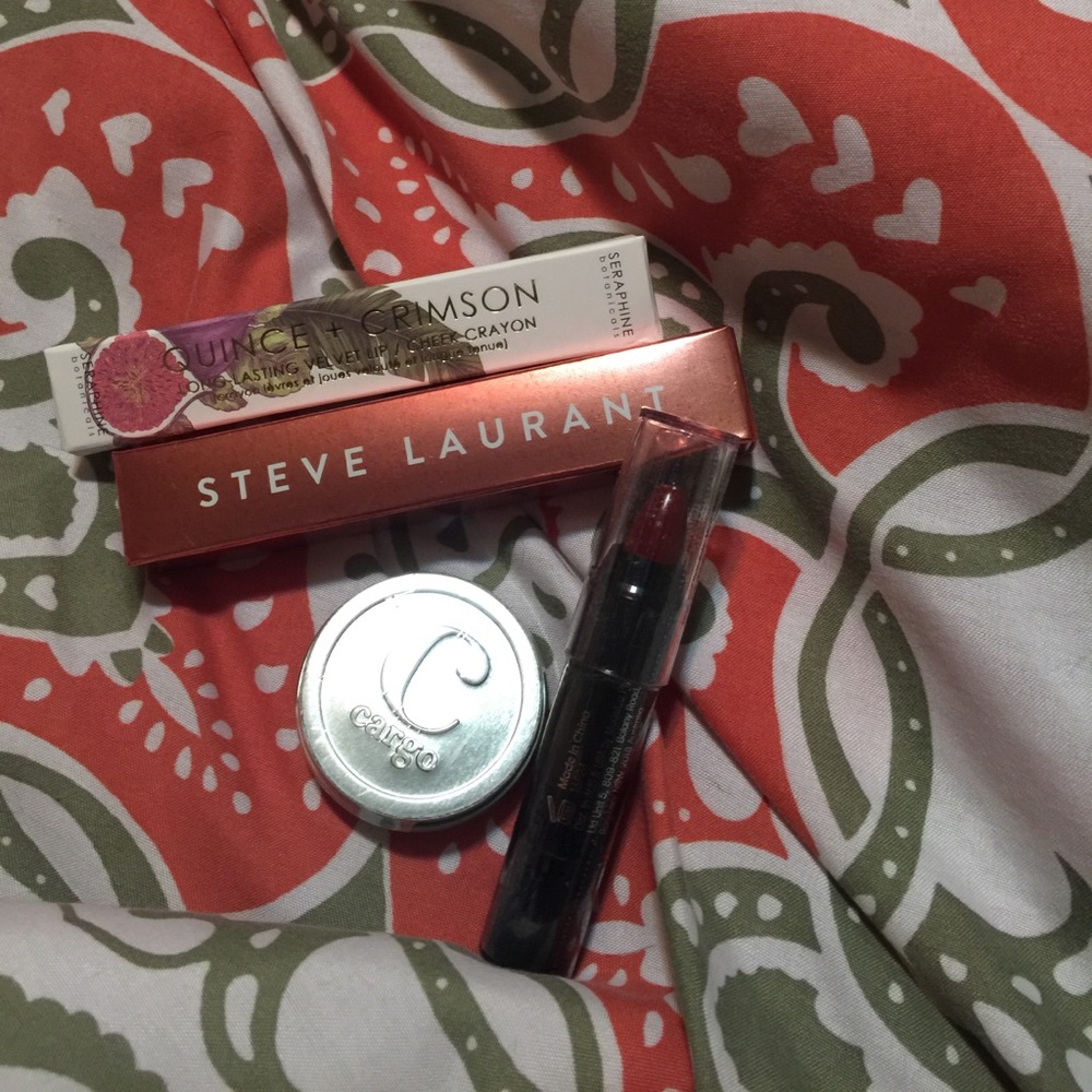 Make-up - Picture 2 of 3