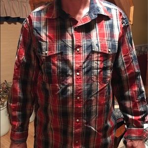 Carhartt long sleeve shirt. Excellent shape.