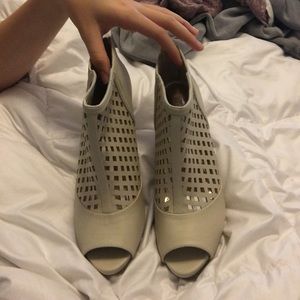 Tan Jennifer Lopez heels