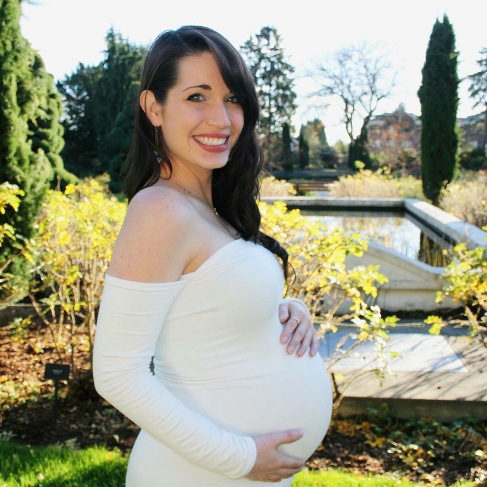 Long, white maternity dress with scarf