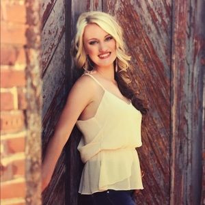 Meet your Posher, Sierra