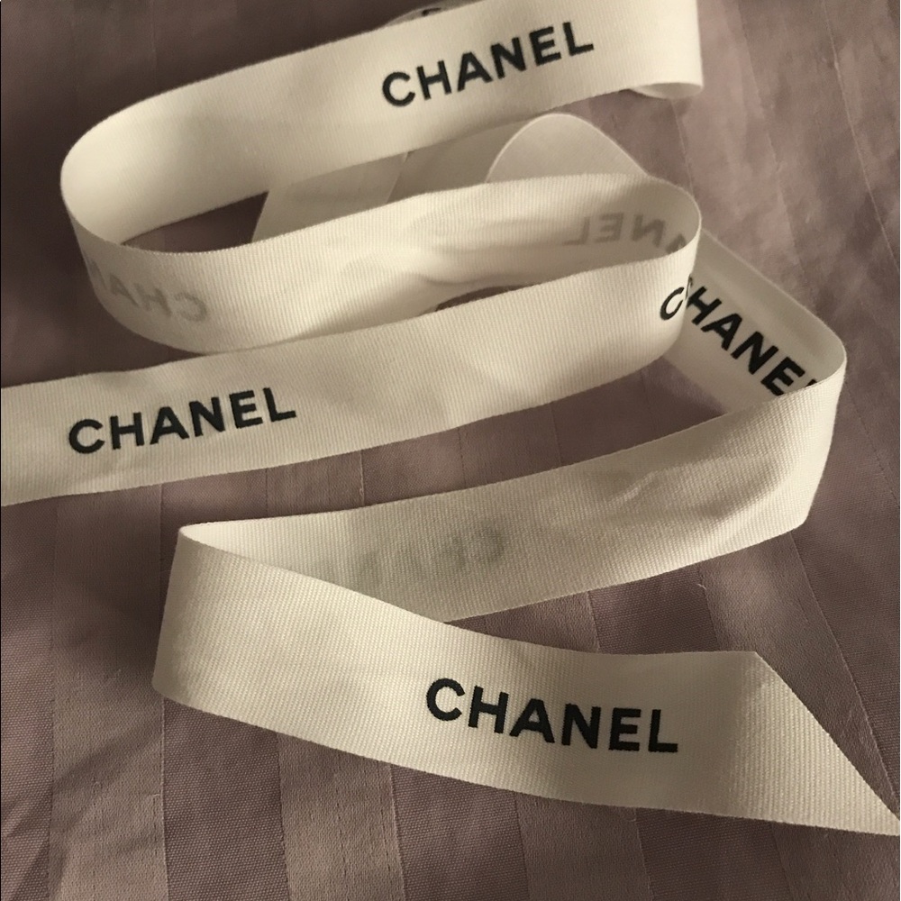 Authentic Chanel Ribbon and Bag 🛍