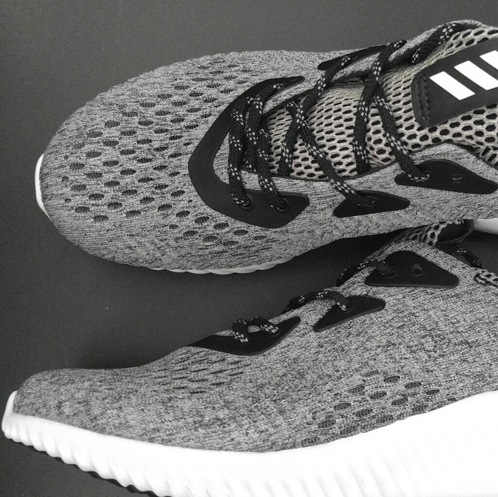 BRAND New Adidas Women's Alphabounce Sz 7.5