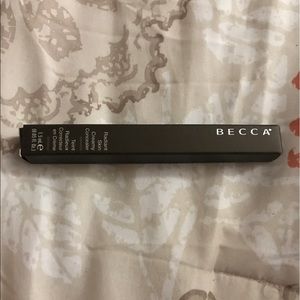 Becca Banana Radiant Skin Creamy Concealer