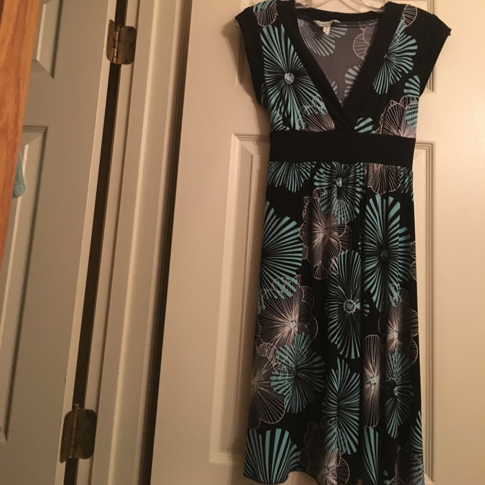 EUC Women's black and print dress Medium