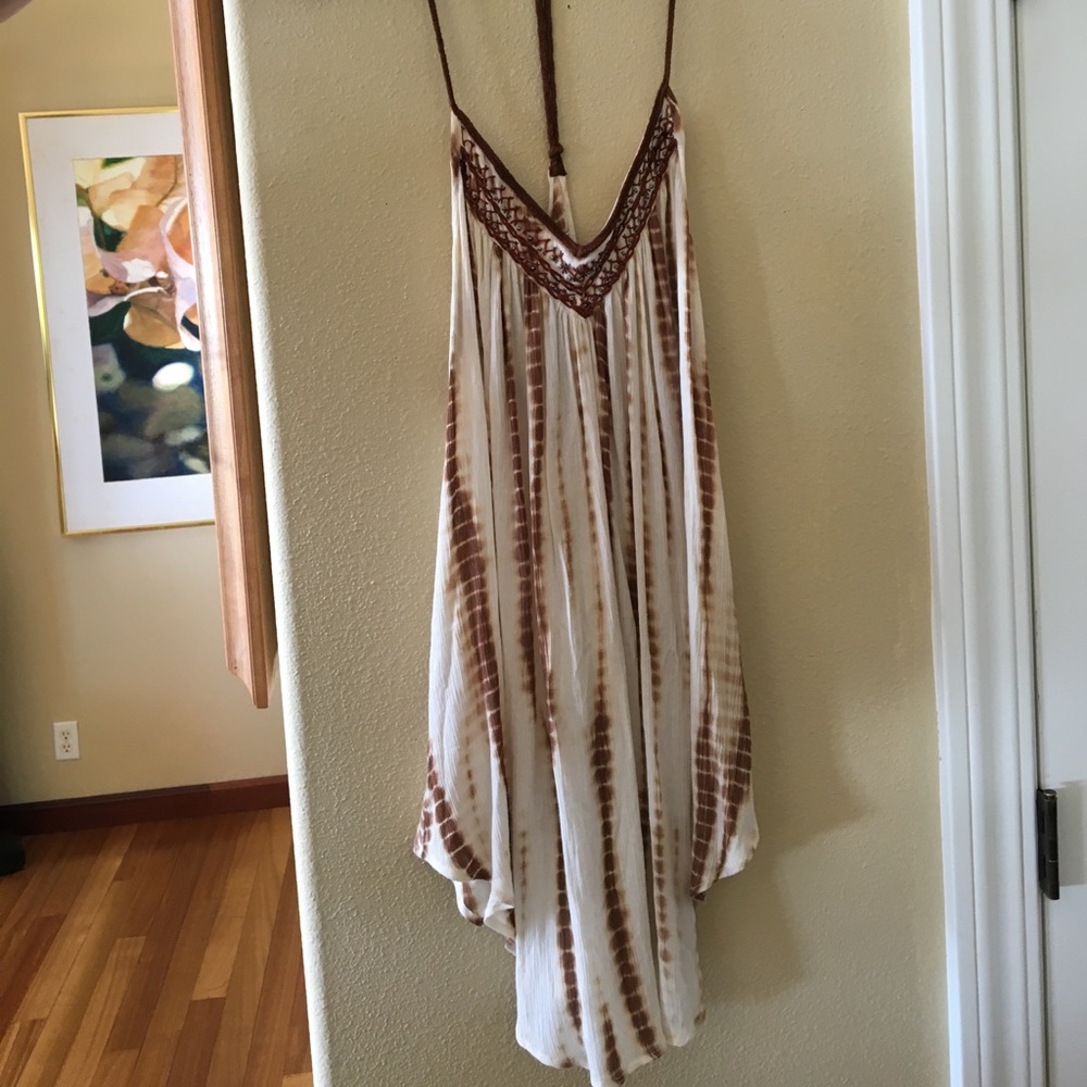 Feel like a boho surf babe in this sexy sun dress!