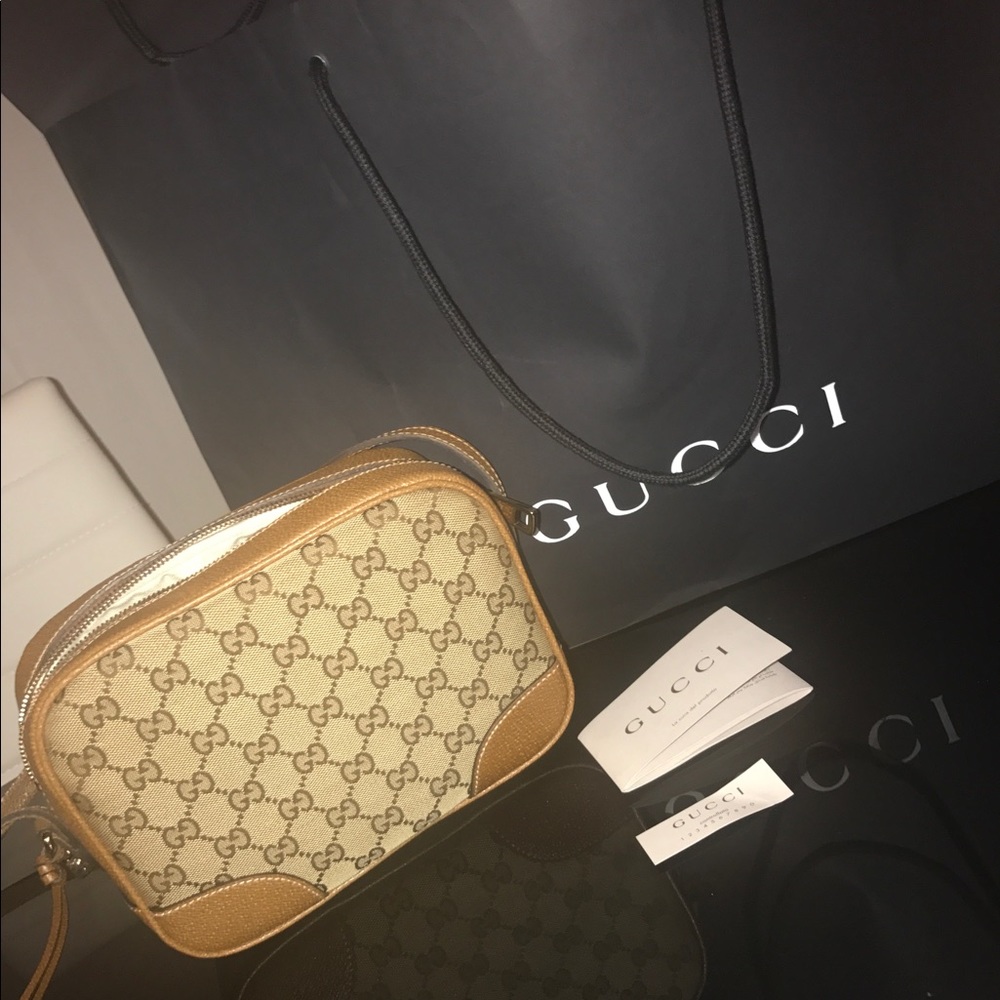 *Authentic* new Gucci BREE Crossbody