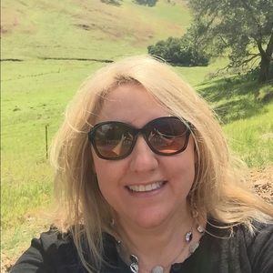 Meet your Posher, Kelley