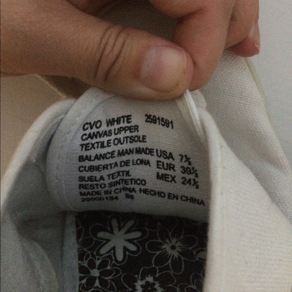 White canvas sneakers-lightly worn - Picture 6 of 6