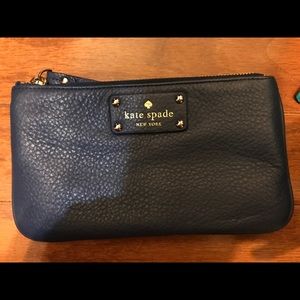 kate spade large wristlet. can fit iphone 7+.