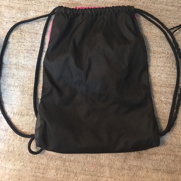 NIKE: String/Pull Bag - Picture 2 of 3