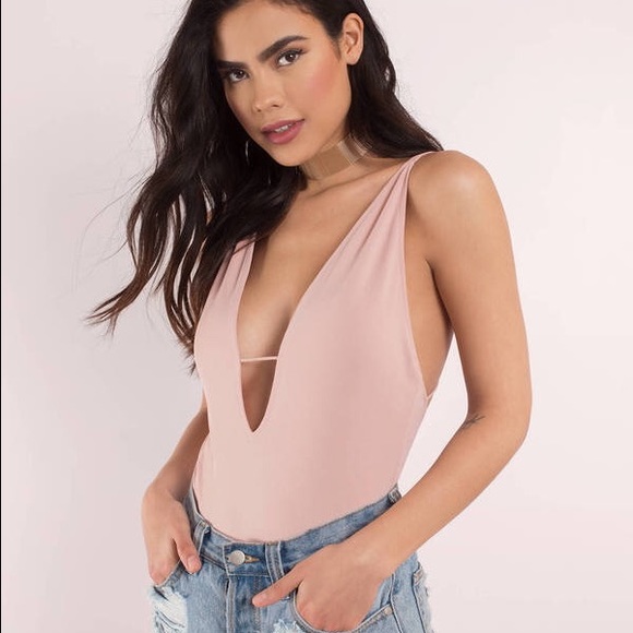 Tobi Tops - Tobi Rose plunging bodysuit