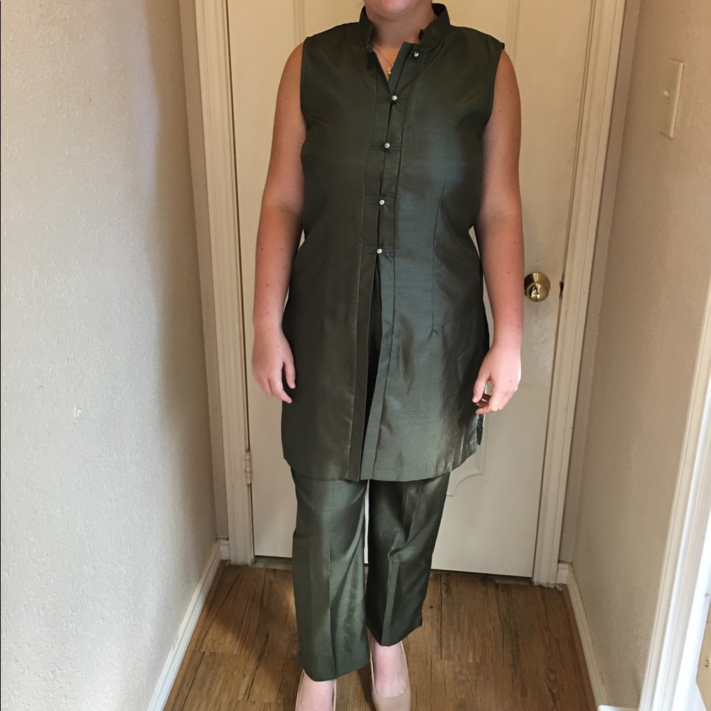 *VINTAGE* Beautiful Forest Green Pantsuit