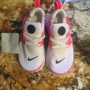 Girls Nike shoes size 10