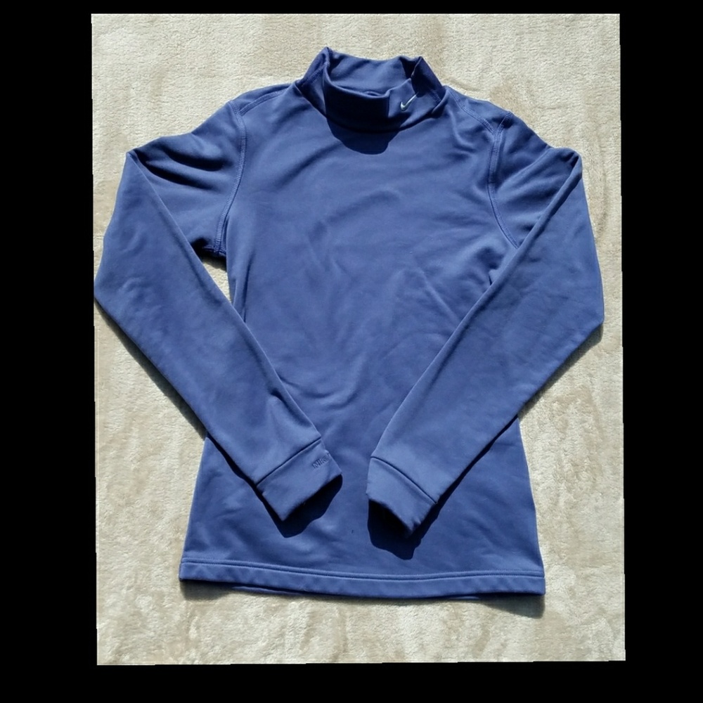 Nike fit dry athletic long sleeved top