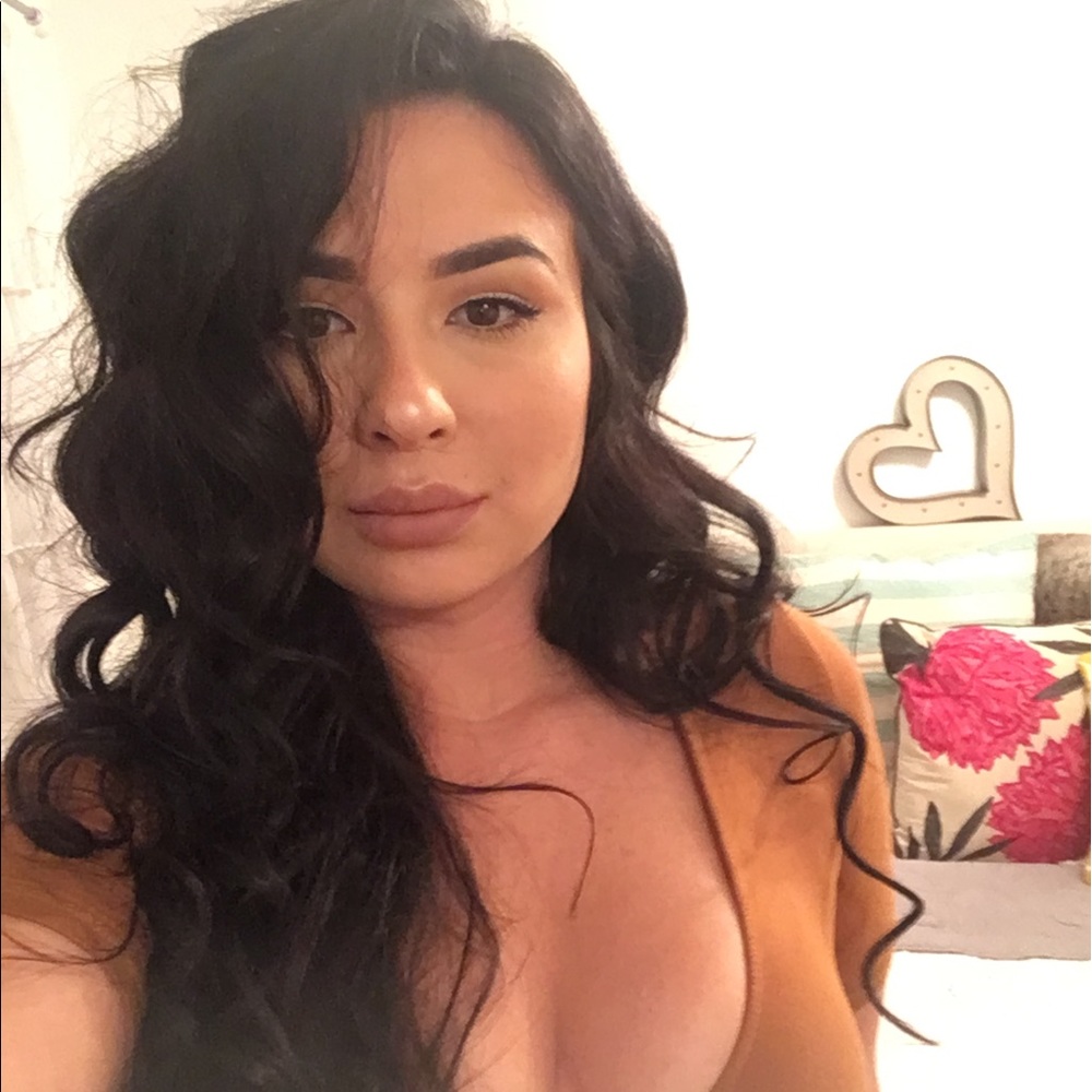 Meet your Posher, Angelica