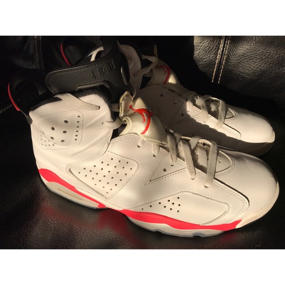 Air Jordan Retro VI Infrared - Picture 3 of 8