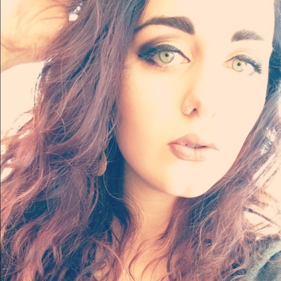 Meet your Posher, Arielle - Picture 1 of 1