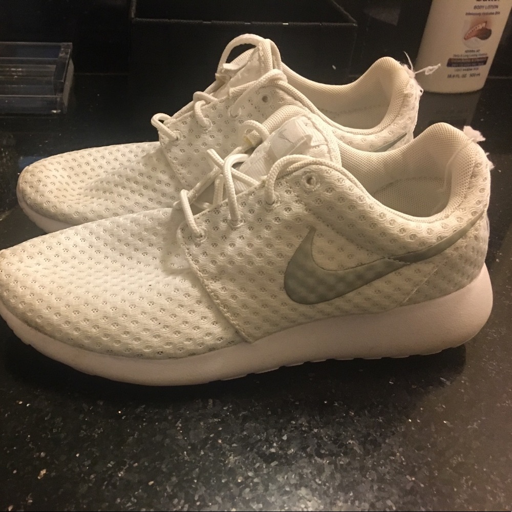 WHITE Nike Roshe ( w/ mesh ) women's size 6