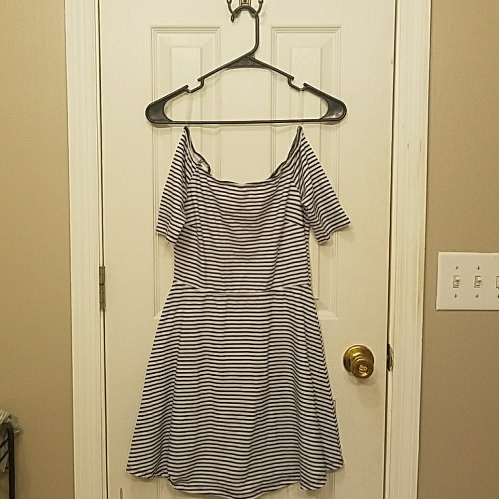Off the Shoulder Stripped Sun Dress
