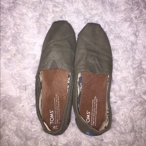 Camo green TOMS shoes