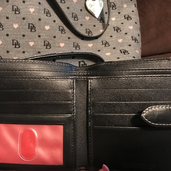 Dooney and Bourke shoulder bag and accessories - Picture 4 of 4