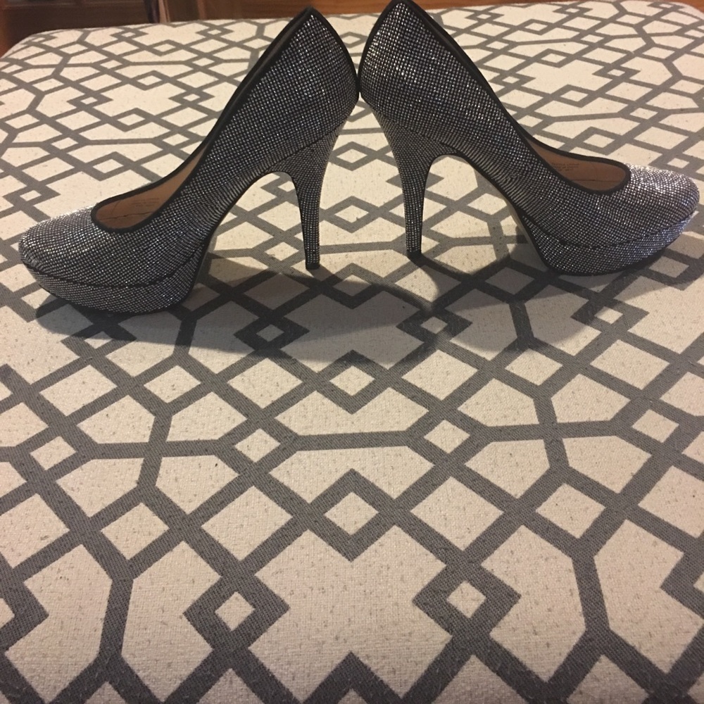 Enzo Angiolini platform heels