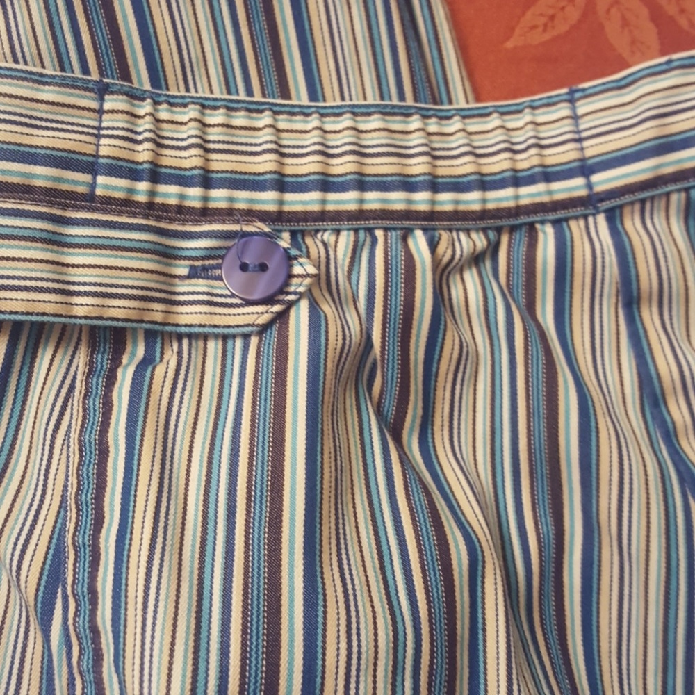 NAPA VALLEY STRIPED CAPRIS💙 - Picture 6 of 8