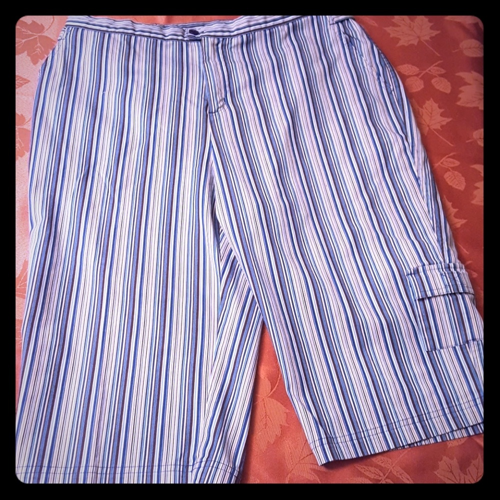 NAPA VALLEY STRIPED CAPRIS💙