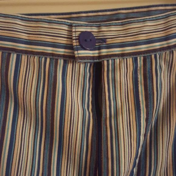 NAPA VALLEY STRIPED CAPRIS💙 - Picture 3 of 8