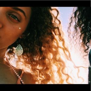 Meet your Posher, Samira