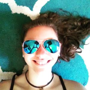 Meet your Posher, Vida