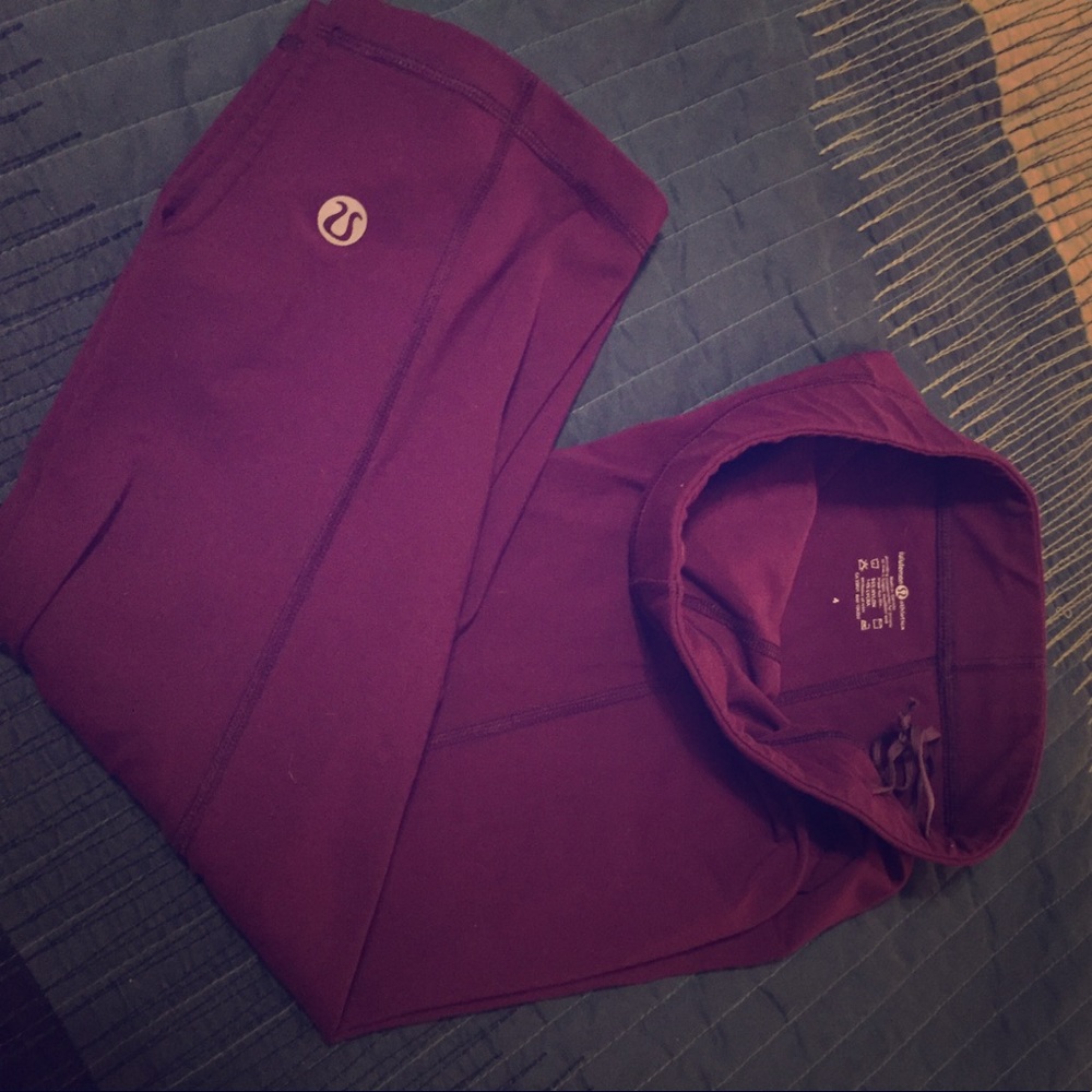 Lululemon Athletica size 4 capri pants