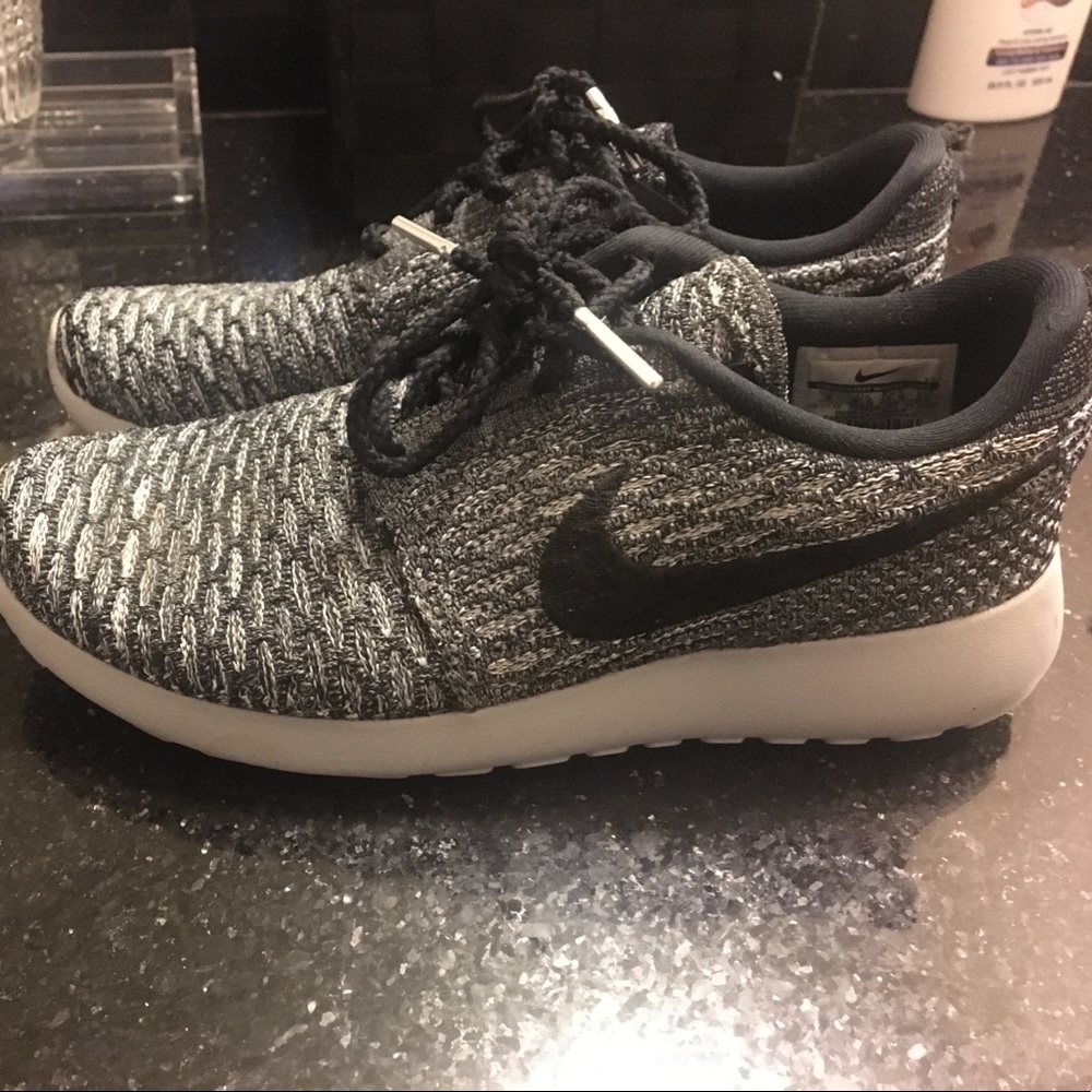Women's Nike roshe one flynit