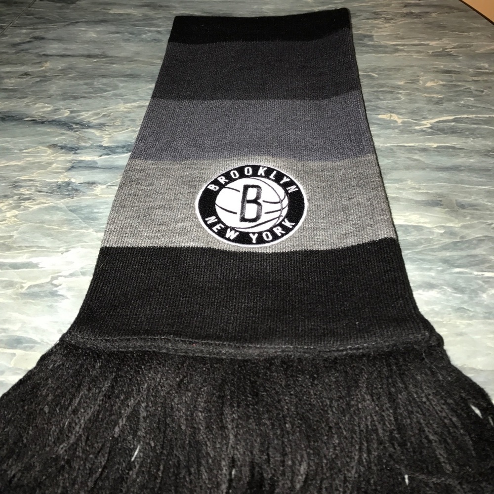 Mitchell & Ness-“Brooklyn Nets “ winter scarf