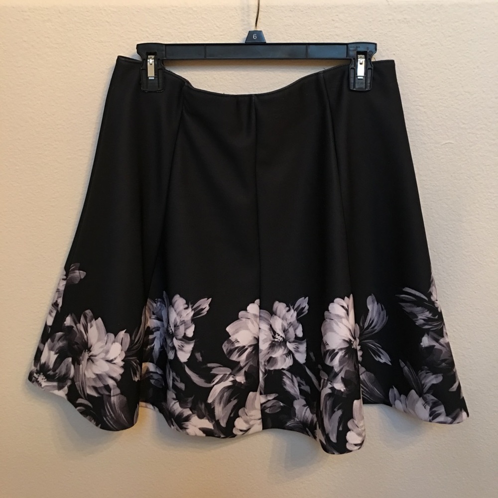 Skirt with Stunning Floral Design