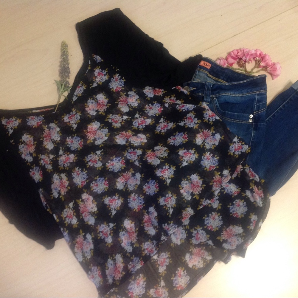 Rue 21 Floral Loose Blouse
