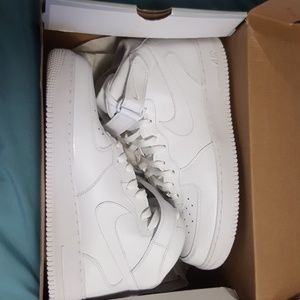 Nike AF1 Mids
