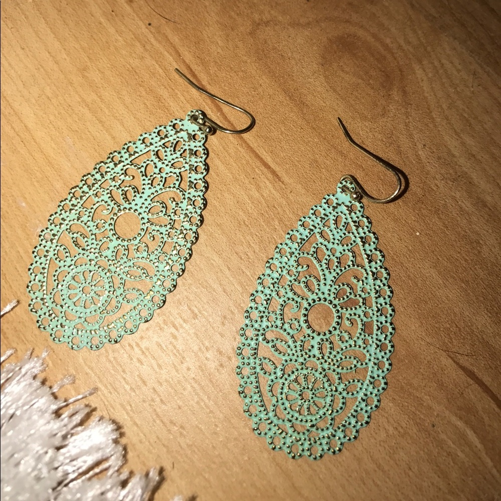 Mint drop earrings