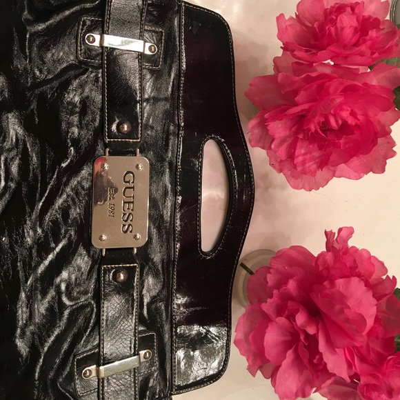 🌸🎀GUESS CLUTCH🎀🌸 - Picture 2 of 8